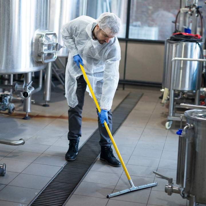 Un service d'hygiène pour les environnements industriels exigeants